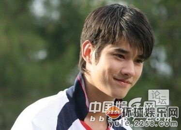 尼坤Angelababy昆凌 混血明星容貌实力大PK