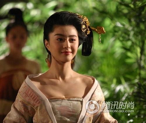 范冰冰李晨雪夜表白? 微博互动频繁暧昧不断-