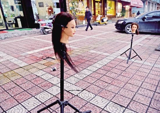 待我长发及腰 吓死路人可好?