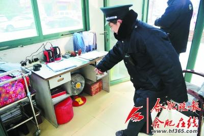 小狗对男子吼叫招致横祸 母狗遭棒打幼崽被淹