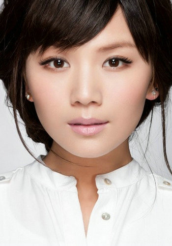 王思聪曝中俄混血女星被包养出卖闺蜜 朱圣?男