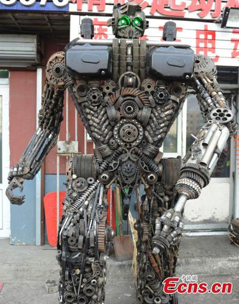 Mechanic makes Bumblebee out of 3,000 auto parts