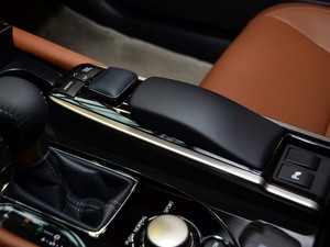 �׿���˹ �׿���˹GS 2014�� 300h ���Ȱ�
