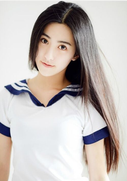 王思聪曝女星被包养 朱圣?资料被扒曝整容(图