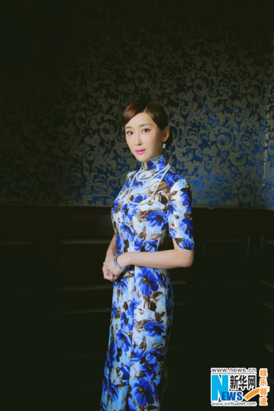 杜若溪旗袍写真曝光 曼妙身姿展老上海复古风