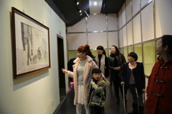 龙虎文化名家艺术馆举办邓娟《小雅黑》画展