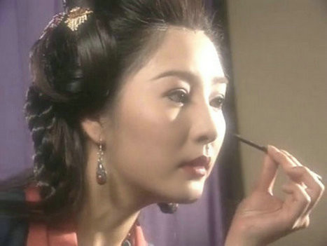 吐槽春晚四美 佟丽娅惊艳马苏风情王丽坤突兀