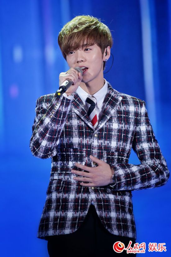 吴亦凡鹿晗亮相春晚彩排 四美图惹人怜--人民