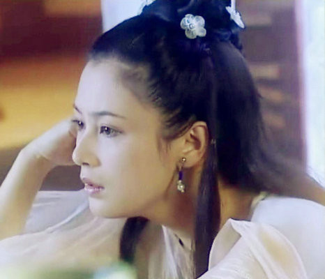 吐槽春晚四美 佟丽娅惊艳马苏风情王丽坤突兀