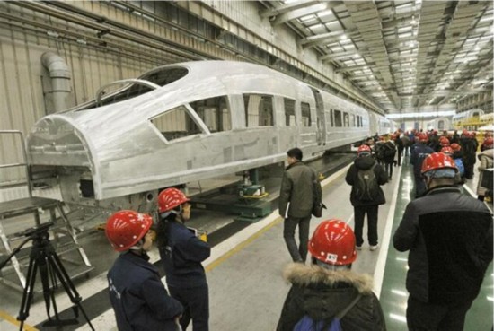 日本等外国媒体探访中国北车集团高铁工厂