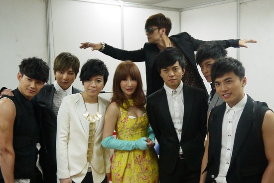 李健争取王菲帮唱《我是歌手》:她几乎会唱我