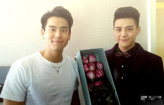 各路女生晒情人节礼物 大S舔老公耳朵