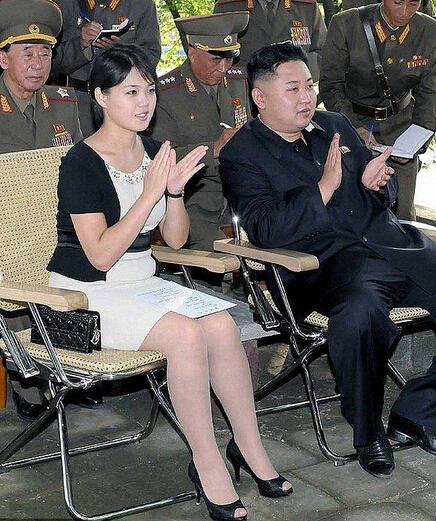 金正恩夫人李雪主引领朝鲜着装潮流 图揭朝鲜