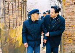春节前夕,2月15日,省委副书记,省长李小鹏到晋中市左权县慰问困难