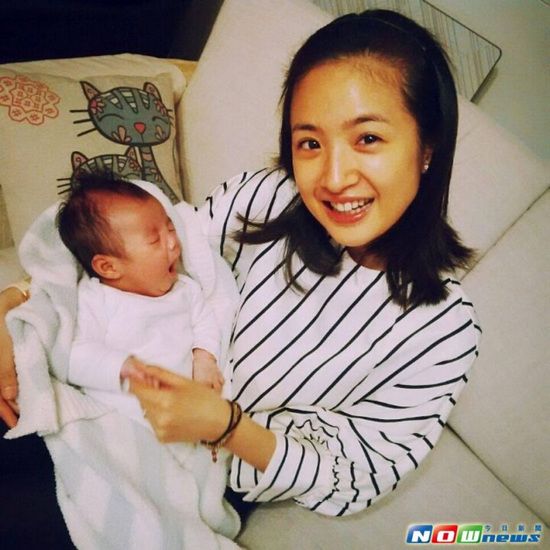 林依晨与好友儿子合照 晒趣图向老公示爱