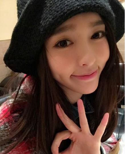 唐嫣参加选美丑照被挖 18岁龅牙照与今对比美