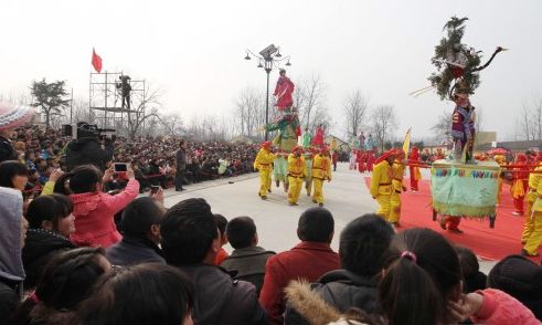 阜阳市多地方举行民俗文化闹新春