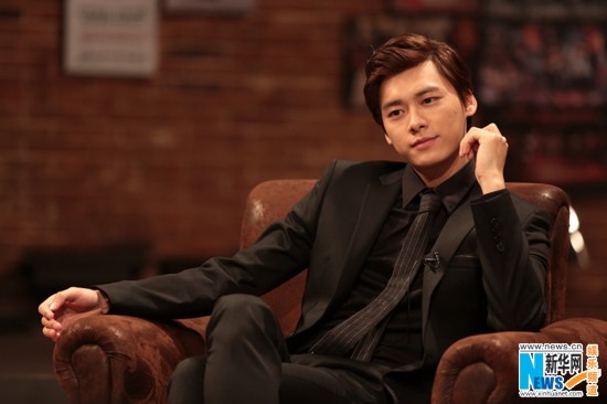 《千金归来》庆功 李易峰承认与李沁恋情现场