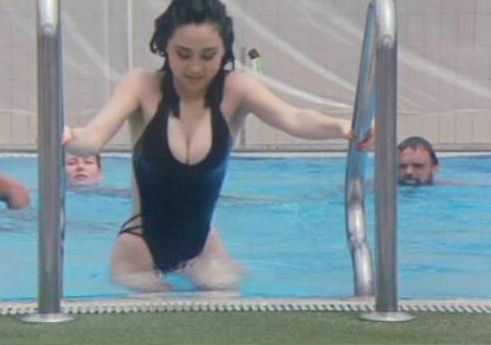 赵薇晒与利智合影似姐妹 李连杰54岁娇妻似30岁(图)