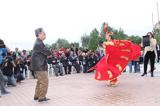 王蒙忆新疆生活岁月:这是我生命中很美丽的部