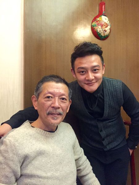 《平凡的世界》昨首播 两代满银共祝收视长虹