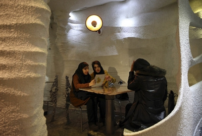 伊朗特色 盐餐厅 墙壁桌子都是盐