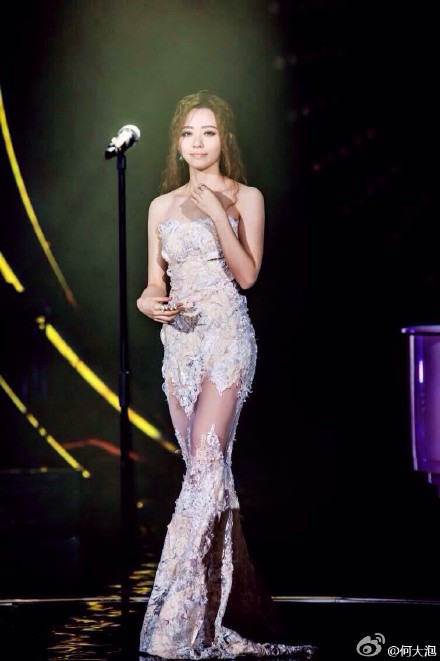 《我是歌手》第三季9期直播:张靓颖回归真我美