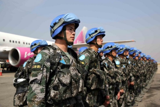 中国首支维和步兵营144名官兵飞抵南苏丹