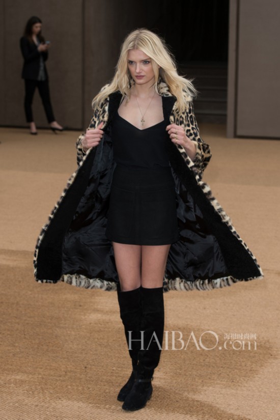 ɭ (Lily Donaldson) 2015ﶬ׶ʱװBurberry Prorsum㳡