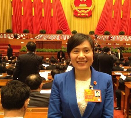 \中国最美洗脚妹\刘丽:做好农民工和政府之间