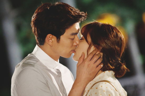 慧乔赵寅成朴有天林允儿 盘点韩剧里的虐心吻戏