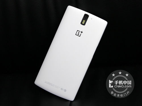 3GB RAM纖薄四核機 一加手機現貨熱賣中 