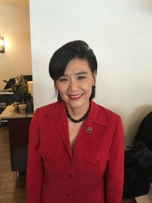联邦众议员赵美心1日呼吁投资者需谨慎评估。(美国(房源)《世界日报》/黄惠玲摄影)