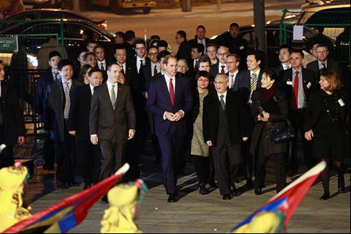 华策影视参加创意英伦盛典 小默笙吴倩受邀走