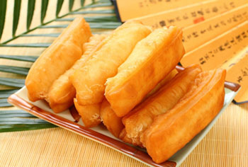 揭秘网传10种致癌食物 含铝油条致癌风险高