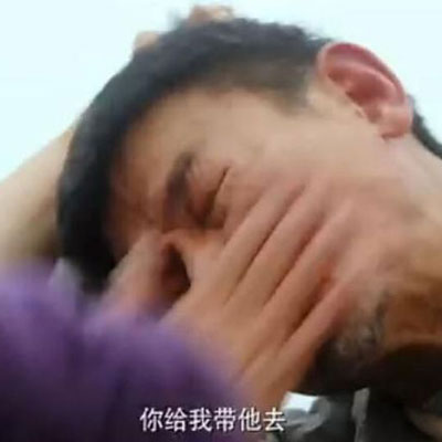刘德华拍戏被农村妇女抓头发扇耳光 被打到脸红