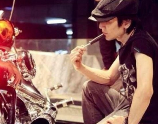 揭新京城四少奢华生活 王思聪包场开生日趴