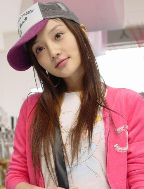 杨幂被黑李小璐整容变假脸 长相漂亮却被吐槽