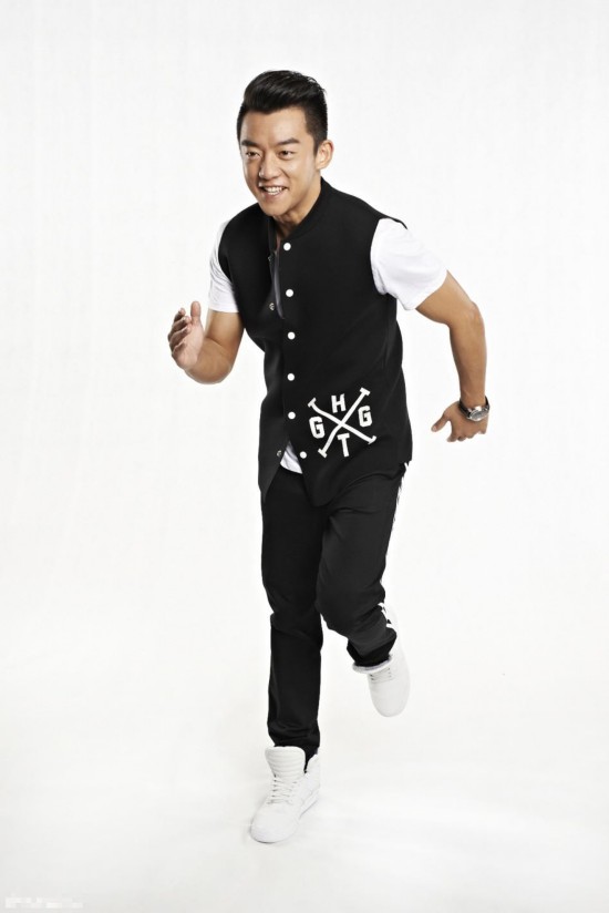 《跑男2》定妆照:原阵容基本没动 包贝尔替王