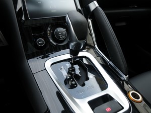 ������� ����3008 2015�� 1.6THP �Զ����а�