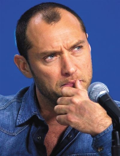 李亚鹏裘·德洛发际线后移遭调侃 男神脱发你