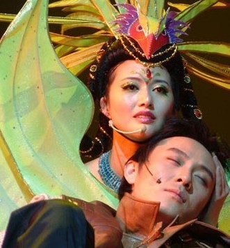 好哥们张博王学兵涉毒齐被抓 系谭维维前任劈