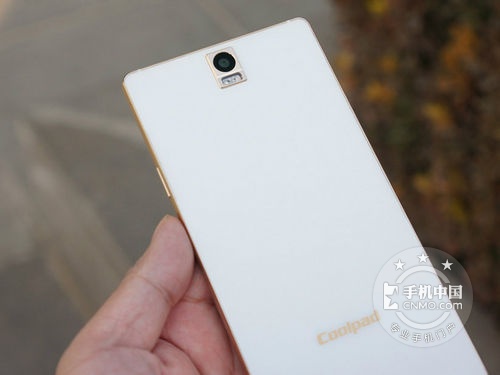 3GB RAM˫�沣�� ����X7ȫ��ͨ�������� 