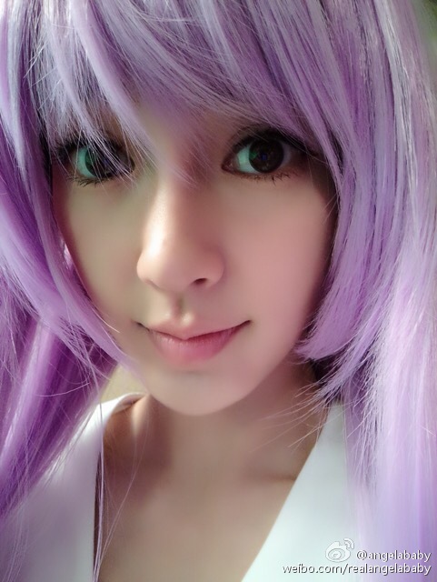 有颜就是任性!Baby晒cos照戴紫色假发仙气十