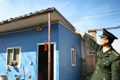 扬州一养老公寓由厂房改造 房间用泡沫板隔断