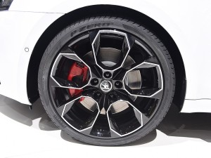 ˹´() () 2015 RS 230
