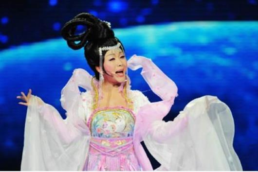 曝李玉刚曾挨打跳河乞讨 成名前历史被起底