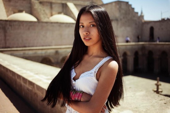 女子穷游37国专拍正妹 <em>照片组成</em>世界美女地图