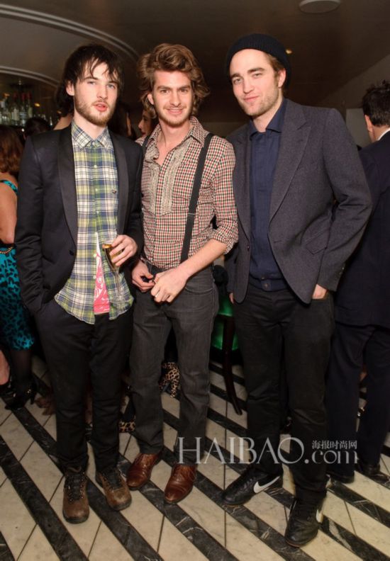 iPϸ̩_ (Tom Sturridge) Bww|P[Ẹw (Andrew Garfield) B ùBSPB (Robert Pattinson) 