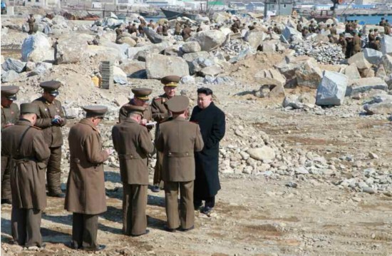 金正恩视察朝鲜渔业基地建设现场并指导工作(